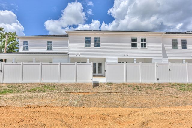 31 Hardwood Rd, Tullahoma, TN 37388