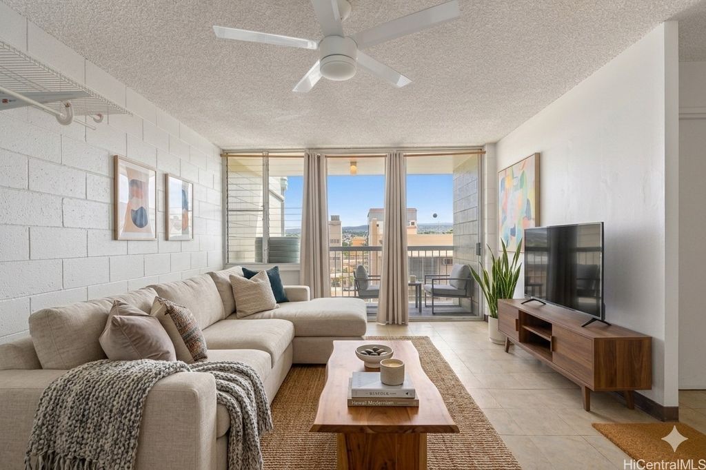 906 Lehua Avenue B403, Pearl City, HI 96782