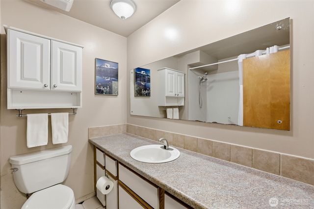 23105 20th Avenue S, Des Moines, WA 98198