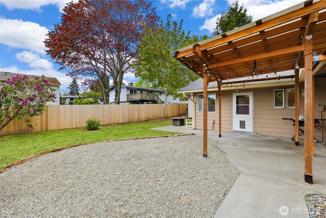 23105 20th Avenue S, Des Moines, WA 98198