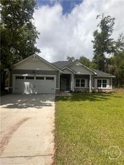 102 Mangrove Court, Jesup, GA 31546