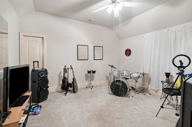 815 Stonebrook Dr, Lebanon, TN 37087