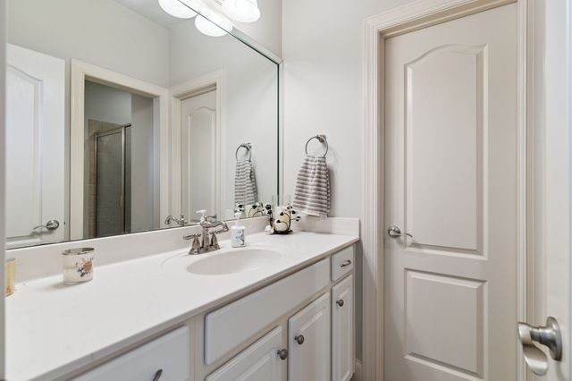 815 Stonebrook Dr, Lebanon, TN 37087