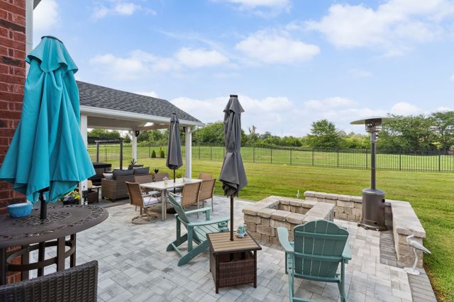 815 Stonebrook Dr, Lebanon, TN 37087