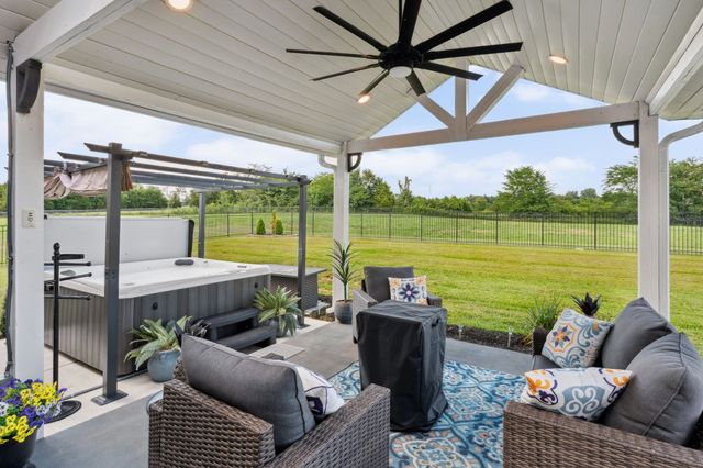 815 Stonebrook Dr, Lebanon, TN 37087