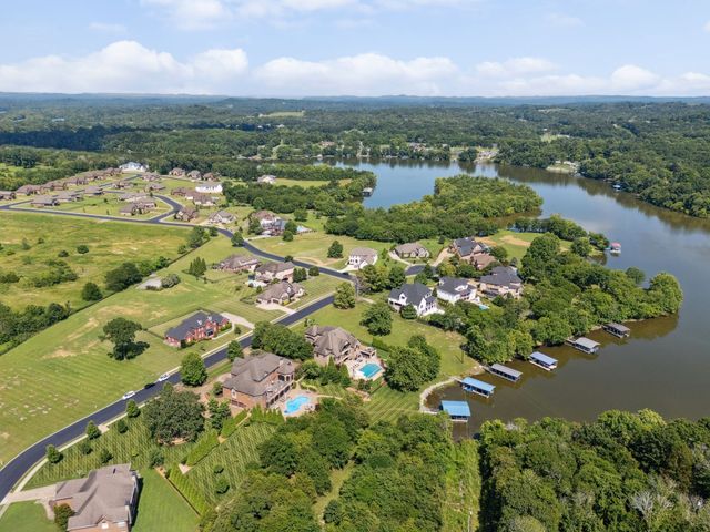 815 Stonebrook Dr, Lebanon, TN 37087