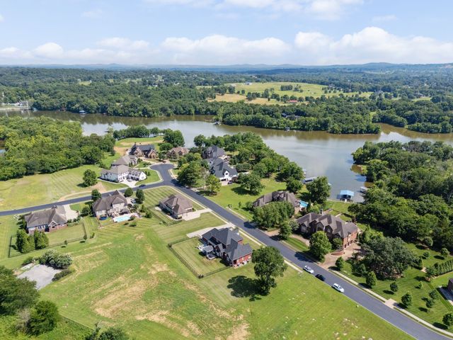 815 Stonebrook Dr, Lebanon, TN 37087