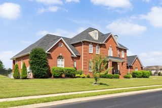 815 Stonebrook Dr, Lebanon, TN 37087