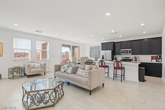 1055 Strada Mazoni, Henderson, NV 89011