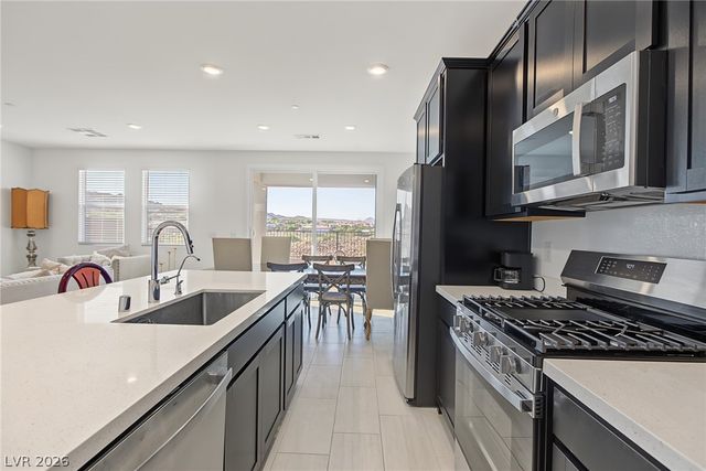 1055 Strada Mazoni, Henderson, NV 89011
