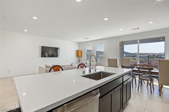 1055 Strada Mazoni, Henderson, NV 89011