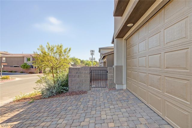 1055 Strada Mazoni, Henderson, NV 89011