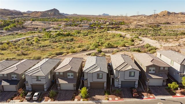 1055 Strada Mazoni, Henderson, NV 89011