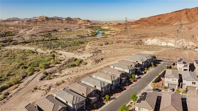 1055 Strada Mazoni, Henderson, NV 89011