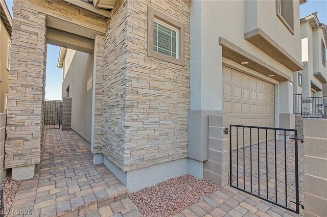 1055 Strada Mazoni, Henderson, NV 89011