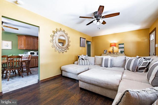 316 E COLLINGS DR, Williamstown, NJ 08094