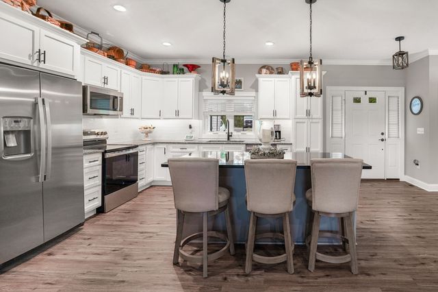 105 Belvior CIR, Moneta, VA 24121