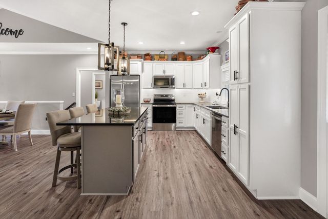 105 Belvior CIR, Moneta, VA 24121