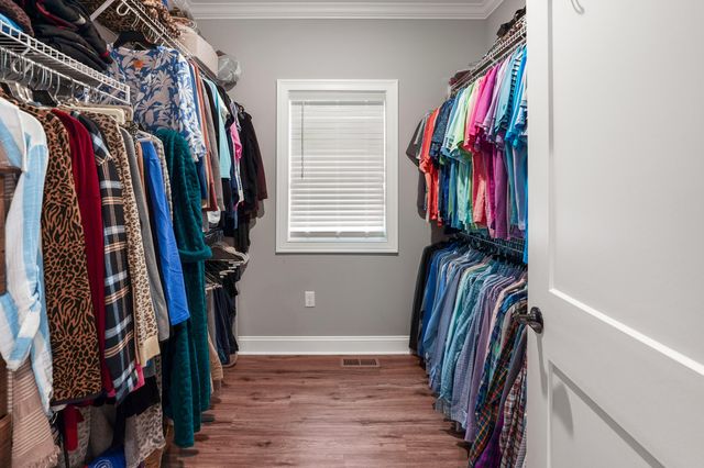 105 Belvior CIR, Moneta, VA 24121