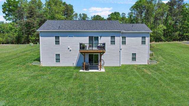 105 Belvior CIR, Moneta, VA 24121