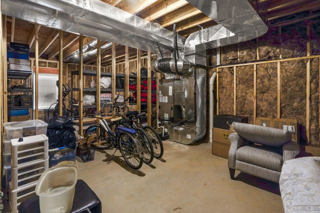 105 Belvior CIR, Moneta, VA 24121