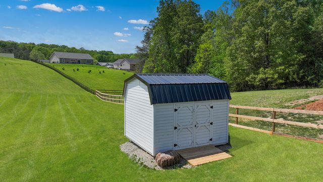 105 Belvior CIR, Moneta, VA 24121