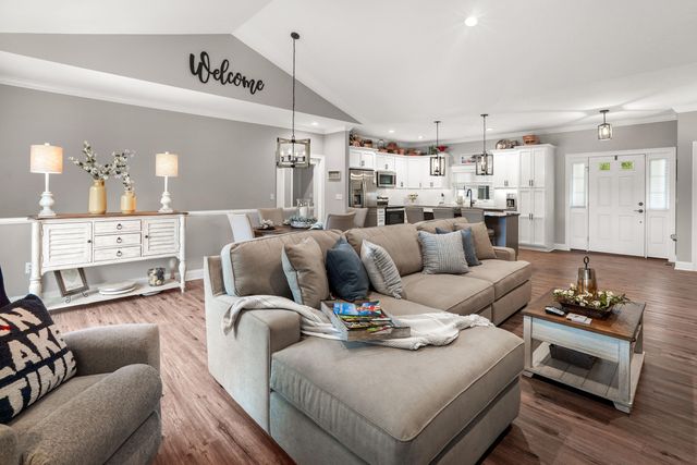 105 Belvior CIR, Moneta, VA 24121