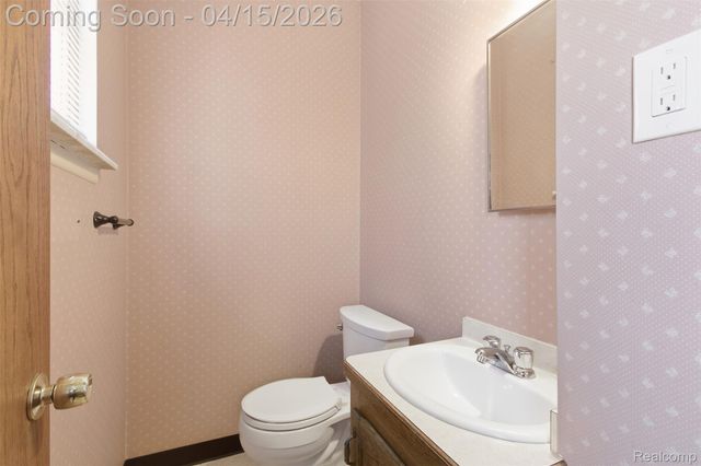 27314 Pleasant Drive, Warren, MI 48088