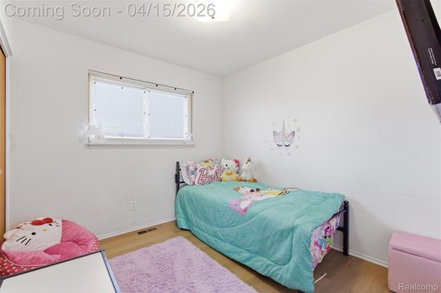 27314 Pleasant Drive, Warren, MI 48088