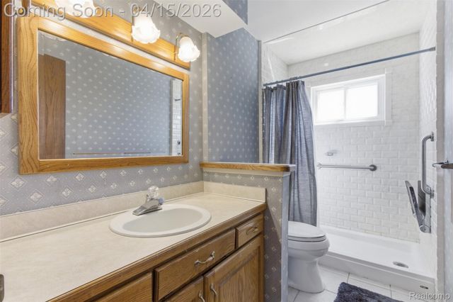 27314 Pleasant Drive, Warren, MI 48088