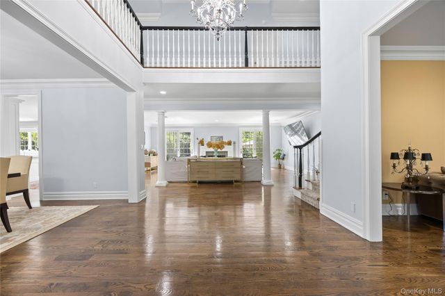 47 Valley Road, Old Westbury, NY 11568