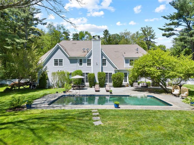 47 Valley Road, Old Westbury, NY 11568