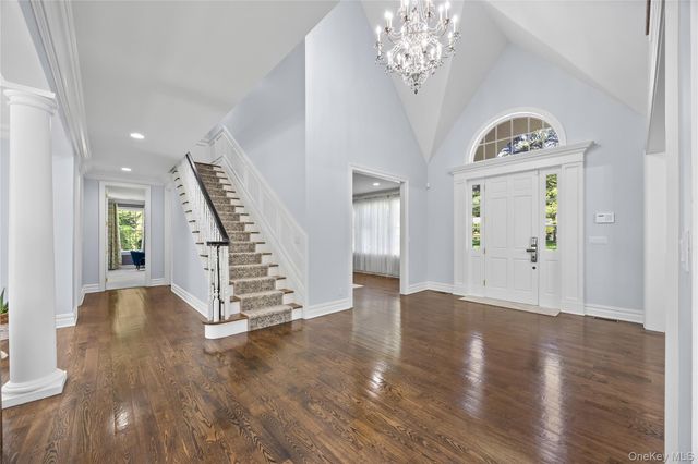 47 Valley Road, Old Westbury, NY 11568