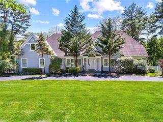 47 Valley Road, Old Westbury, NY 11568