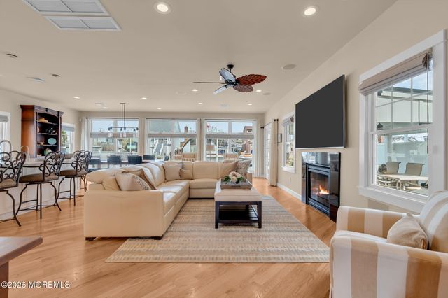 506 Bayview Drive, Toms River, NJ 08753