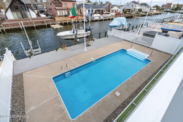 506 Bayview Drive, Toms River, NJ 08753