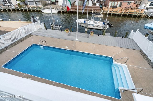 506 Bayview Drive, Toms River, NJ 08753