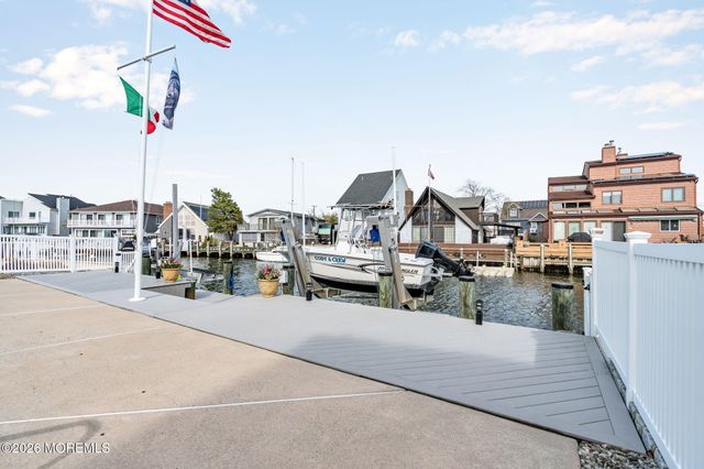 506 Bayview Drive, Toms River, NJ 08753