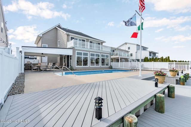 506 Bayview Drive, Toms River, NJ 08753