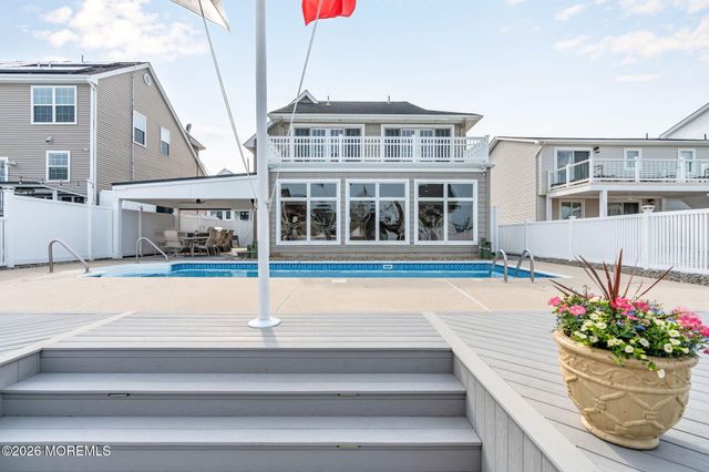 506 Bayview Drive, Toms River, NJ 08753