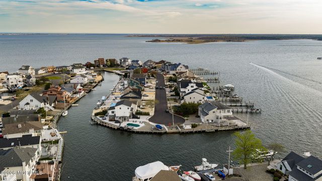 506 Bayview Drive, Toms River, NJ 08753