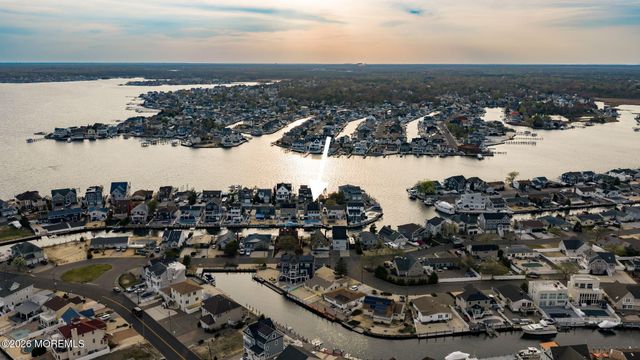 506 Bayview Drive, Toms River, NJ 08753