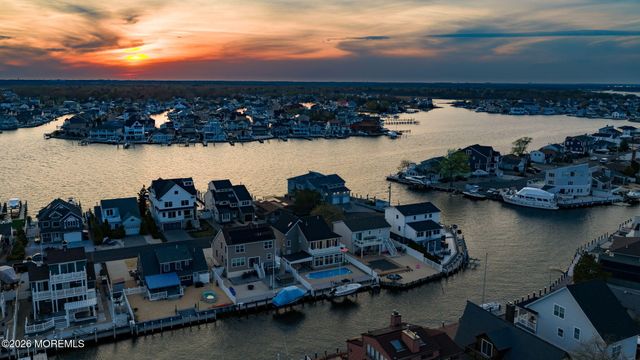 506 Bayview Drive, Toms River, NJ 08753