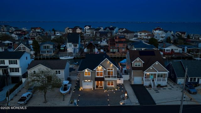 506 Bayview Drive, Toms River, NJ 08753