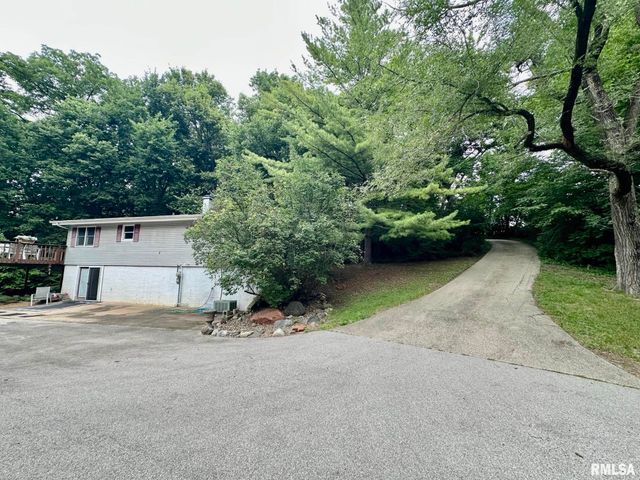 2700 BLOOMINGTON Road, East Peoria, IL 61611