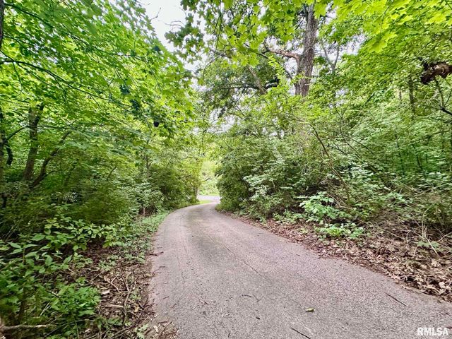 2700 BLOOMINGTON Road, East Peoria, IL 61611