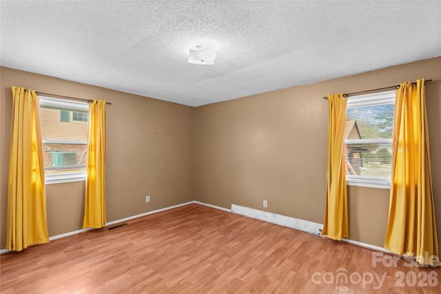 115 Pineview Court, Statesville, NC 28625