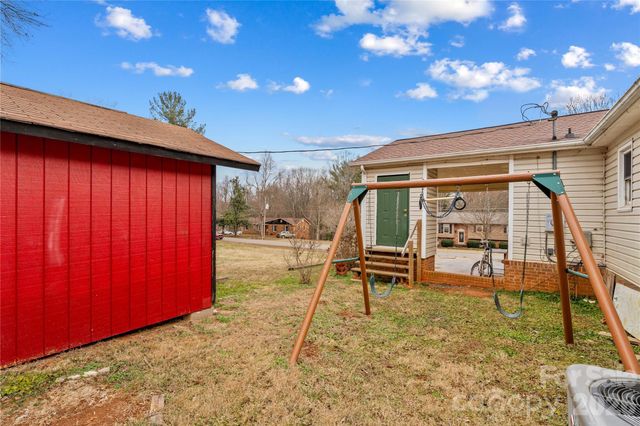 115 Pineview Court, Statesville, NC 28625