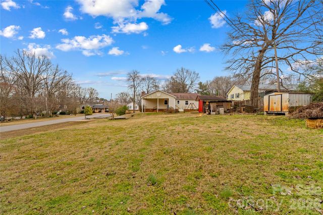 115 Pineview Court, Statesville, NC 28625