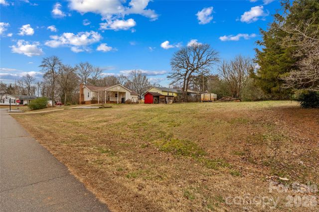 115 Pineview Court, Statesville, NC 28625